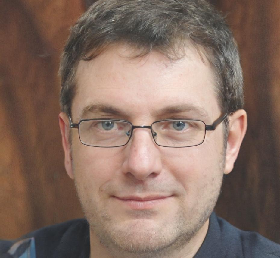 Portrait de Loris Beaufort, fondateur de elvinyxariqo